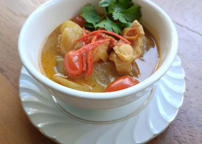 Отель Baan Debtida Бангкок
