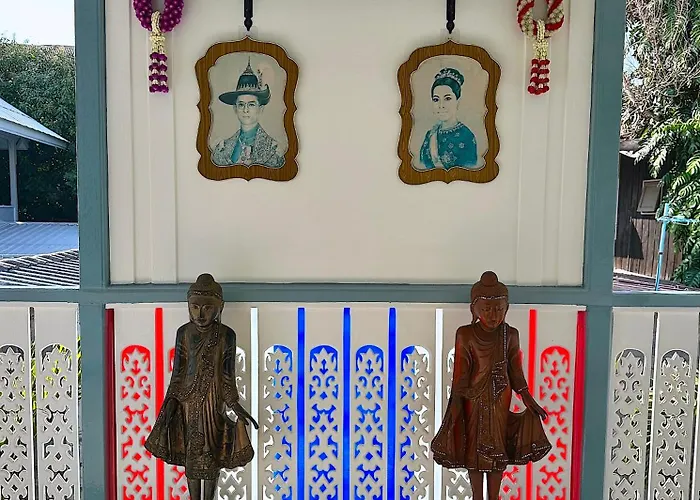 Отель Baan Debtida Бангкок
